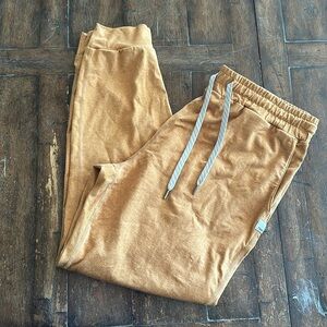 Vuori performance jogger size women small